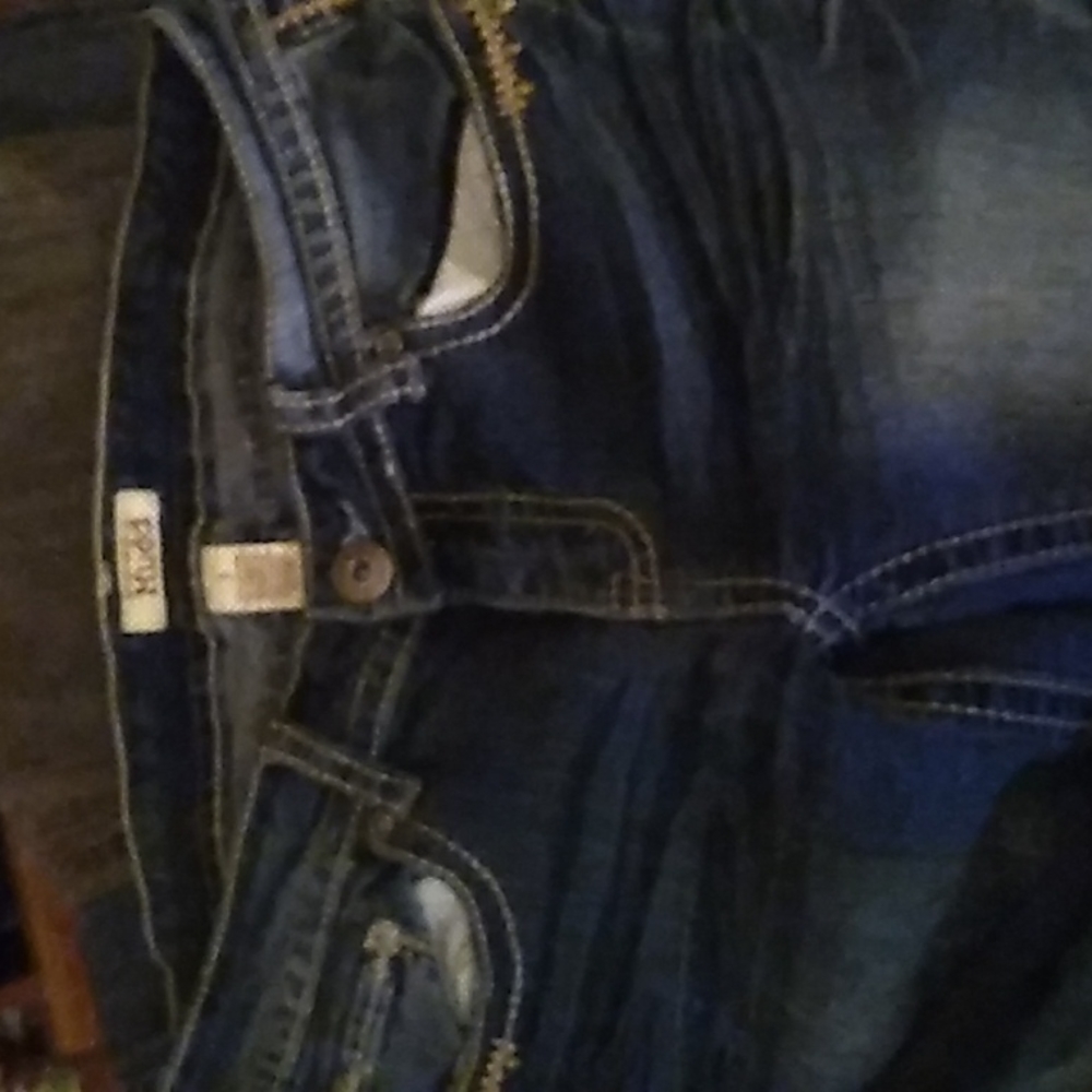 Mudd Capris - Picture 2 of 3
